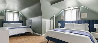 Escape to Fun: Hot Tub & Game Arcade Retreat