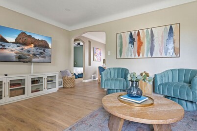 Escape to Fun: Hot Tub & Game Arcade Retreat