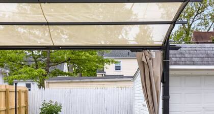 Escape to Fun: Hot Tub & Game Arcade Retreat