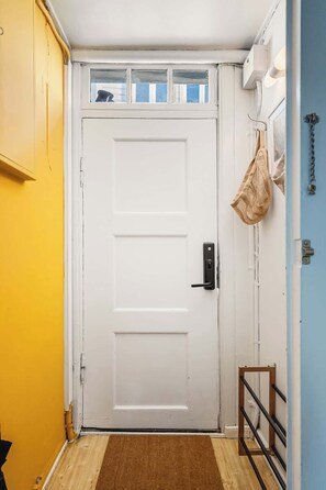 Interior - Historical House W Private Patio - 550m from Bryggen (Bergenhus)