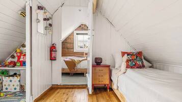 3 soverom, reiseseng for barn, wi-fi og sengetøy