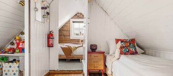 Historical House W Private Patio - 550m from Bryggen