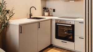 茶具/咖啡用具、冰箱、微波炉、炉灶