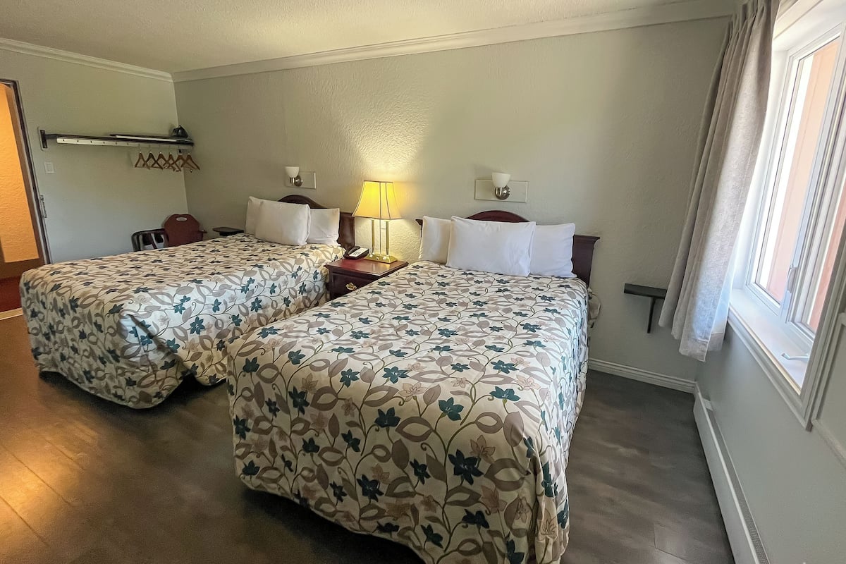 Classic Double Room | Soundproofing, iron/ironing board, free WiFi, bed sheets