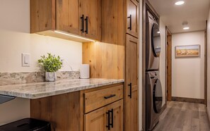 Interior - Beautiful NEW home close to downtown Cody! Sleeps up to 8. (Cody)