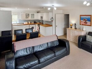 Interior - 3 bedroom accommodation in Wootton Bridge (Wootton Bridge)