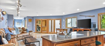 Eagles Bend Lake House, Located on The Chain of Lakes 