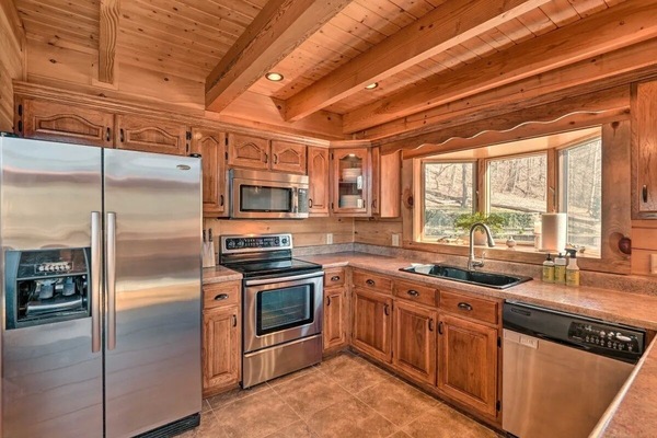 Geladeira, micro-ondas, fogão, cooktop