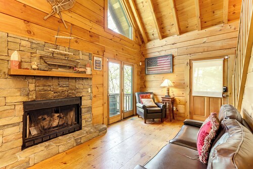 Pet-Friendly Ellijay Vacation Rental w/ Hot Tub!