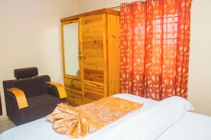 2 bedrooms, iron/ironing board, free WiFi