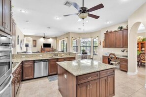 Highchair - Castle Heights - 4/3 home with heated pool
(Cape Coral)