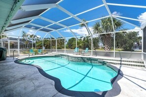 UppvÀrmd pool