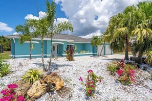 Exterior - Sea Blue Vista - 3/2 home with screened in pool
(Punta Gorda)