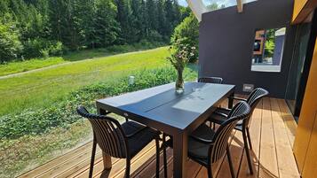 Deluxe Apartment, 2 Bedrooms | Terrace/patio