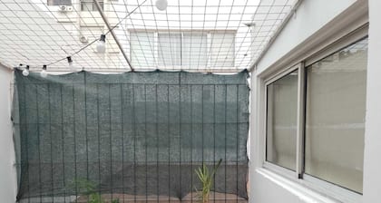 Departamento Centrico con Patio y Parrillero