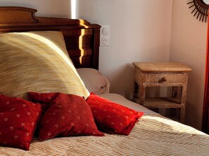 1 chambre, fer et planche à repasser, Wi-Fi, draps fournis