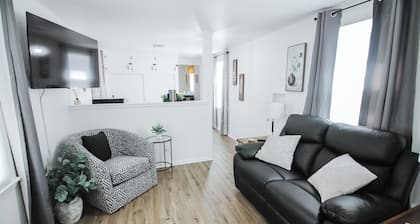 King Bed & Walk-In Shower - Ample Amenities + W/D