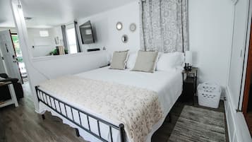 1 bedroom, desk, iron/ironing board, free WiFi