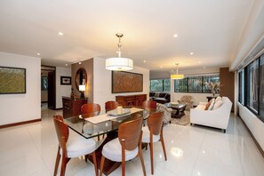 Interior - Exceptional, homey and large 3BR house close to Provenza (Medellín)