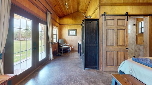 VIP Cabin B with Lake Views and Private Lake Access with Dock