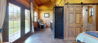 VIP Cabin B with Lake Views and Private Lake Access with Dock