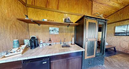 VIP Cabin B with Lake Views and Private Lake Access with Dock