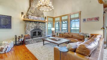 Una Smart TV, una chimenea