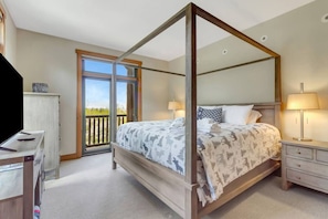 4 slaapkamers, een strijkplank/strijkijzer, gratis wifi, beddengoed