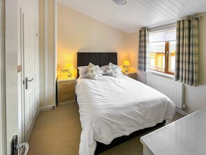 3 bedrooms, free WiFi, bed sheets - 3 bedroom accommodation in Ilfracombe (Ilfracombe)