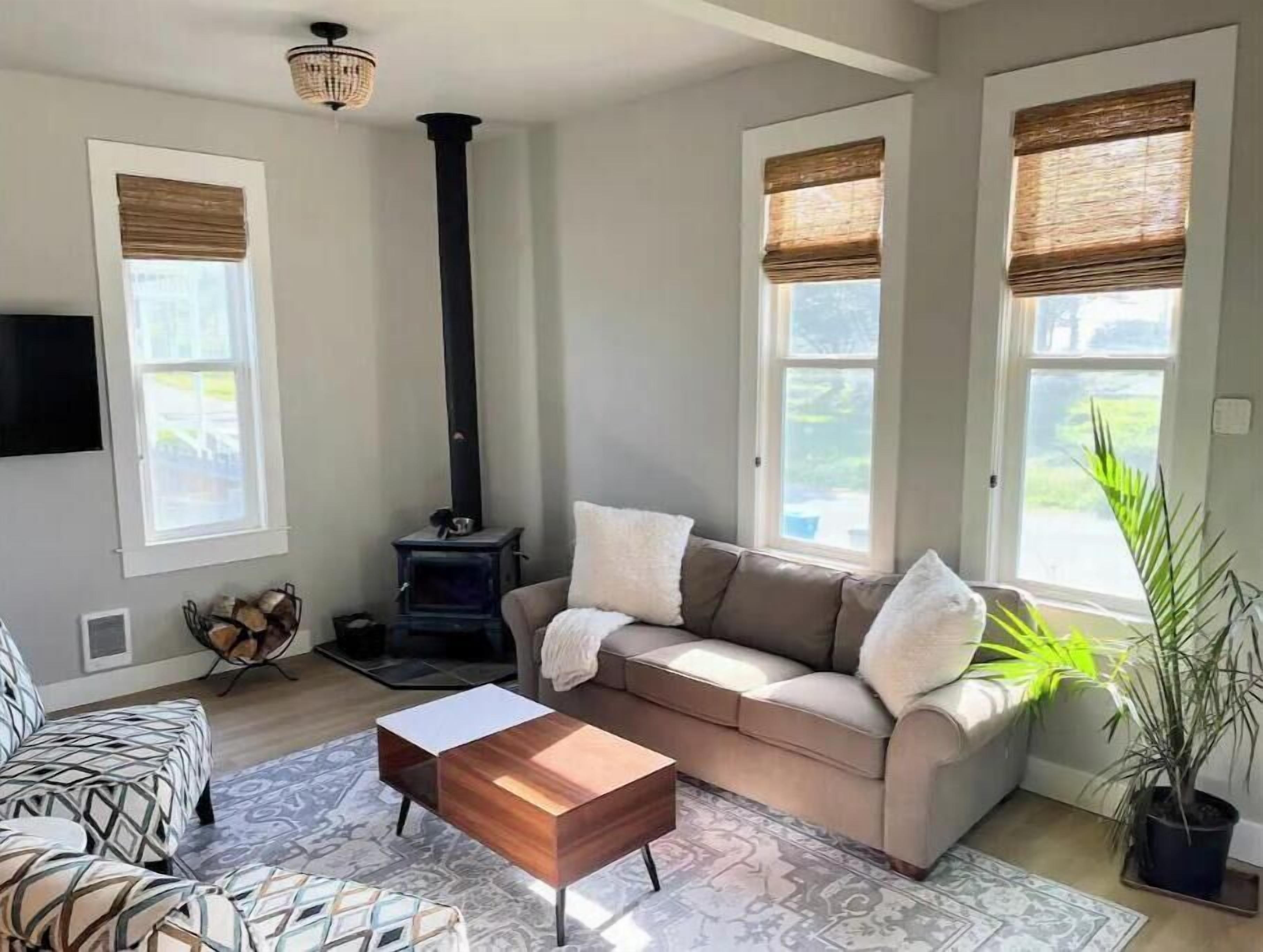 TV, fireplace, books, offices