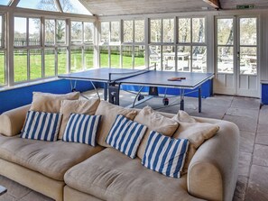 Game room - Lily Pad 2 - UK43901 (Nassington, near Stamford)