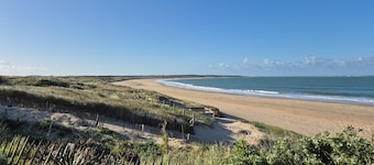 Maison à 2 min de la Plage des Huttes