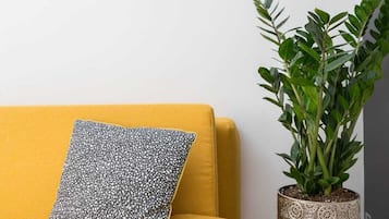 Apartamento, vista para a praia | Área de estar | TV LED