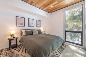 Panorama huis, 4 slaapkamers, uitzicht op bergen, uitzicht op gebergte | 4 slaapkamers, verduisterende gordijnen, een strijkplank/strijkijzer