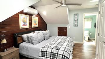 1 bedroom, desk, iron/ironing board, WiFi