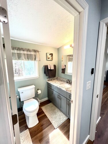 Modern Open Floor Plan Guest Apt with King