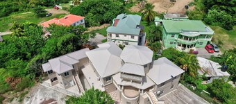 Your quaint home just steps from beach