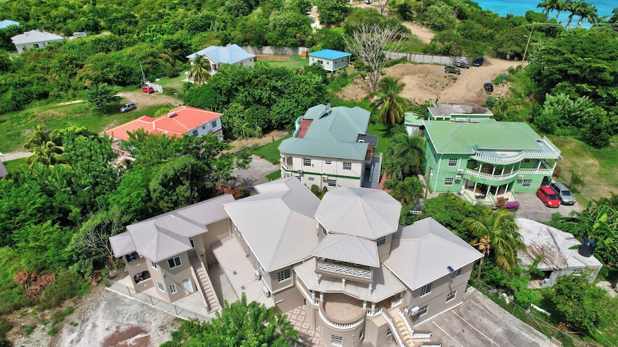 Your quaint home just steps from beach