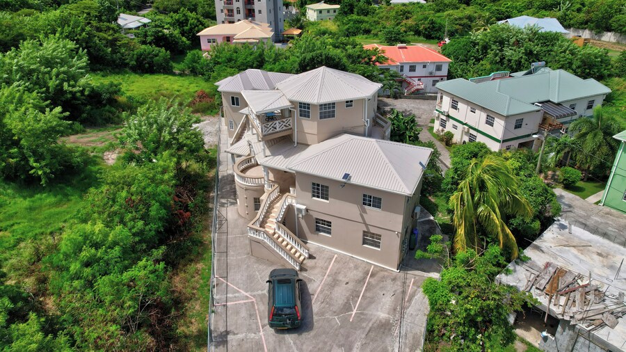 Your quaint home just steps from beach