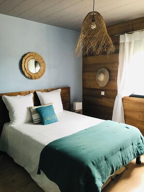 3 Schlafzimmer, Schreibtisch, Bügeleisen/Bügelbrett, Reisekinderbett