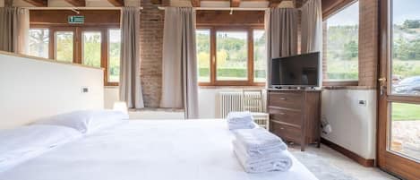 3 bedrooms, WiFi, bed sheets