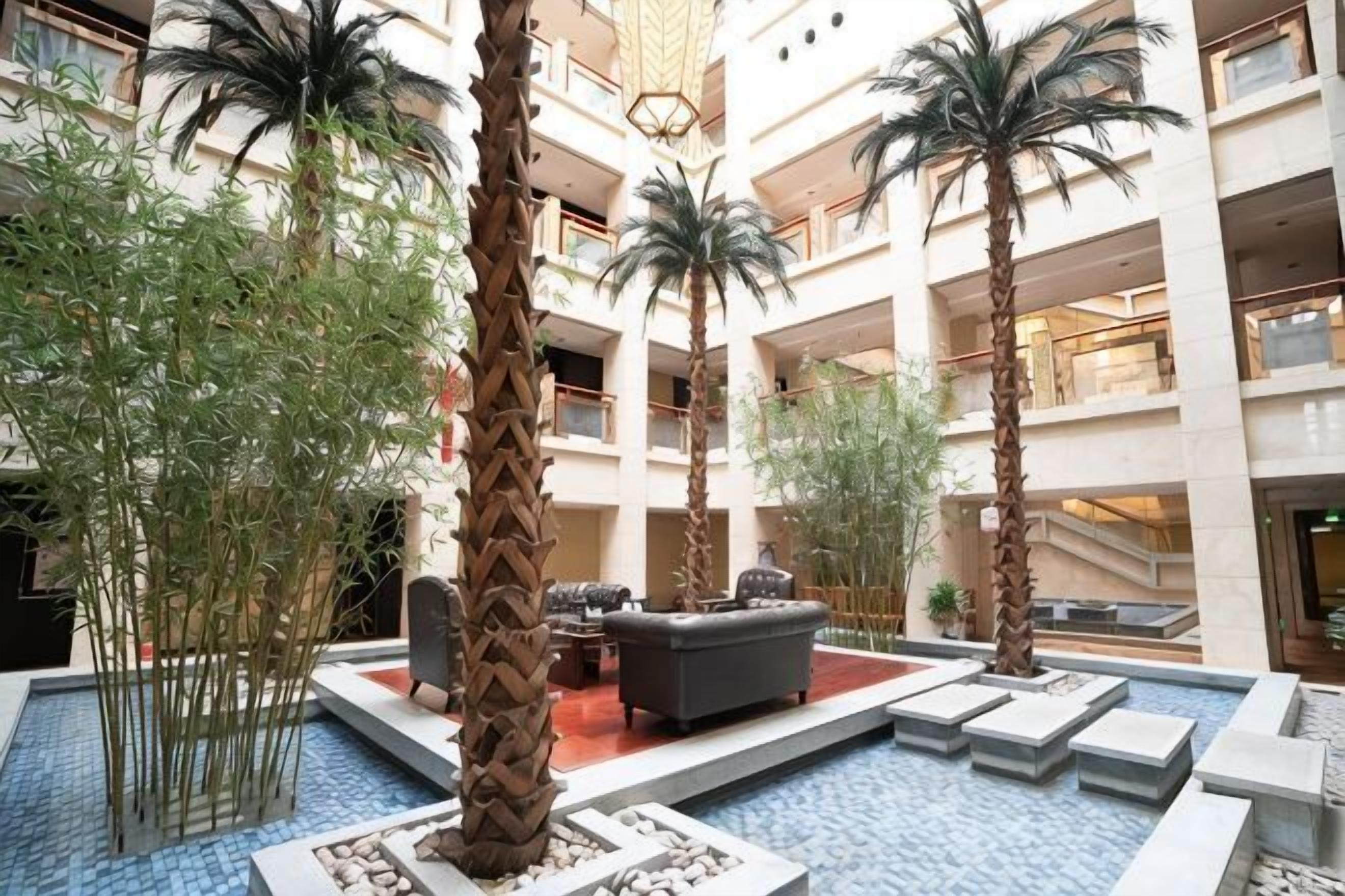 المنشأة من الداخل