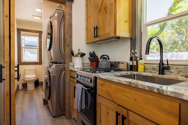 Frigorífic, microones, forn i placa de cuina