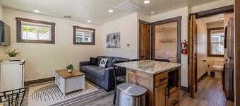 Beautiful NEW 1-bed, 1-bath right in downtown Cody! Sleeps up to 4. 