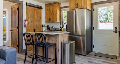 Beautiful NEW 1-bed, 1-bath right in downtown Cody! Sleeps up to 4.