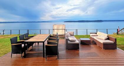 Luxury Victoria Home Bayfront w/Private Beach in the Heart of the City!