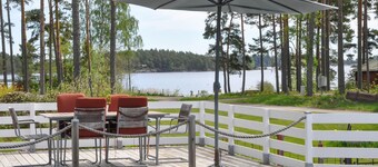 Amazing home in Hammarö with lake view
