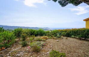 Property grounds - 3 bedroom cozy apartment in Imperia (Imperia)