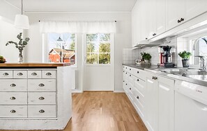 Réfrigérateur, lave-vaisselle, cafetiÚre/bouilloire