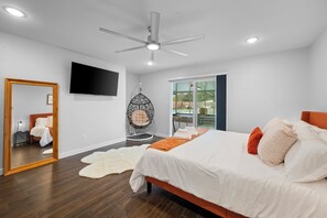5 bedrooms, desk, iron/ironing board, travel crib - Discount 30% - King Beds Sleep16+ Country Pool Paradise, Lake, Arcade, Theater (Azle)